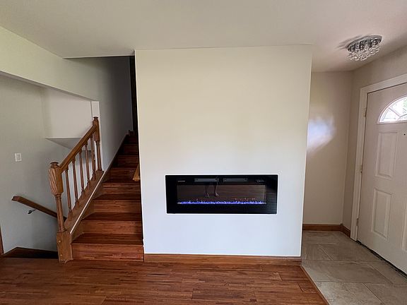 4th image of 4888 Clinton Way Dr