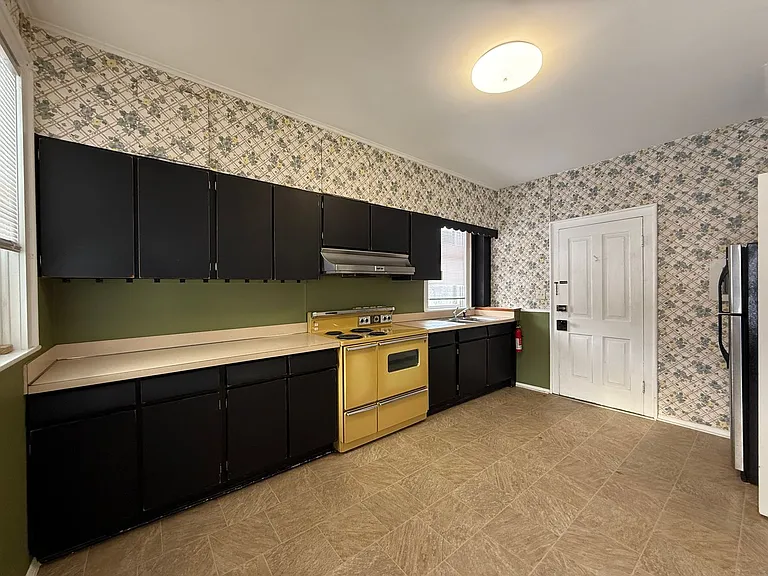 137 E Pine Grove Rd #A — Photo 4