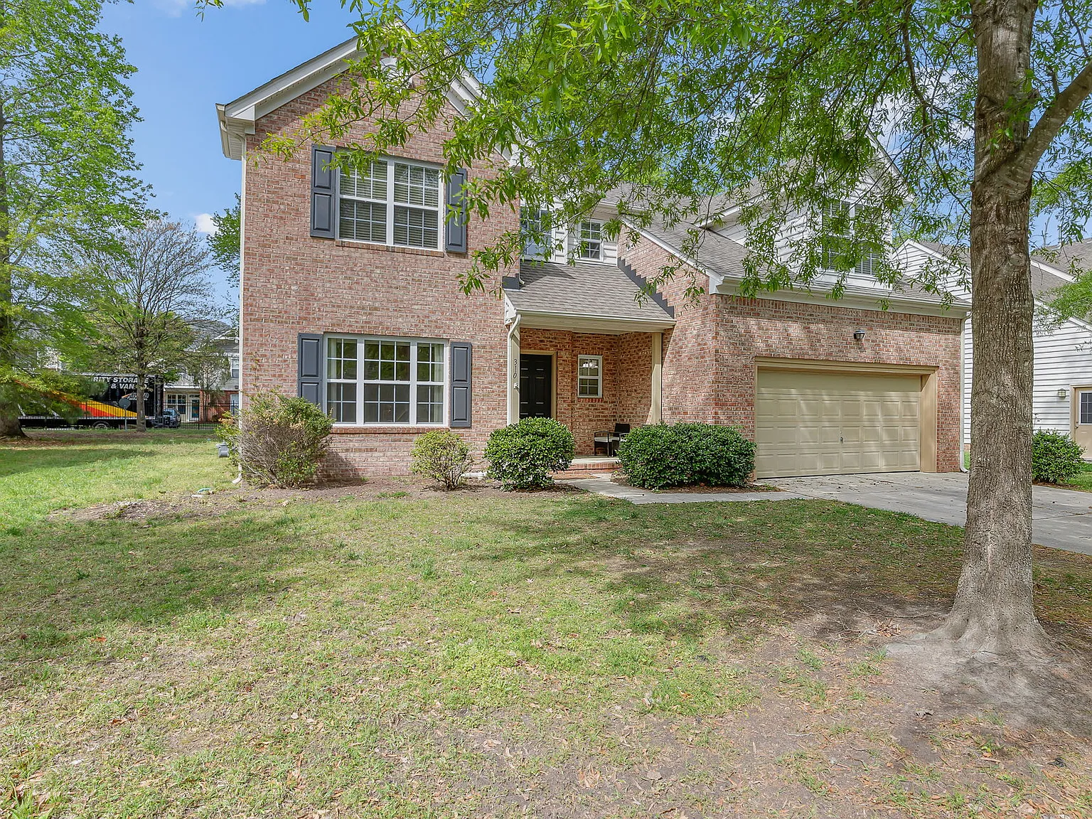 4 bed, 2.5 bath, 2693 sqft, $3,000 — Photo 3