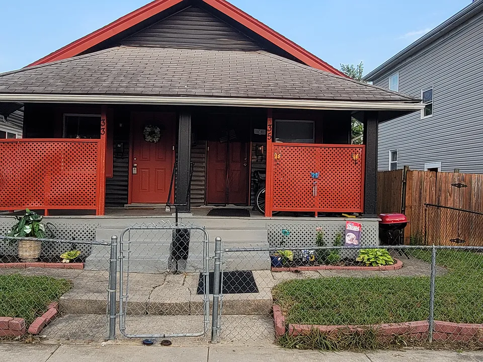 33 York Ave