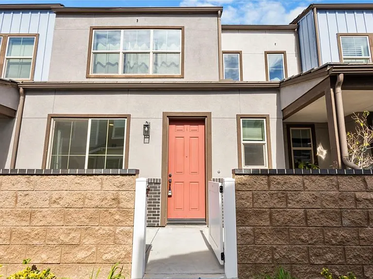 115 Red Brick Dr #3 — Photo 1
