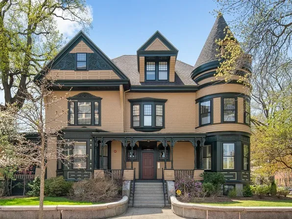 298 Harvard St Unit 1, Cambridge, MA 02139