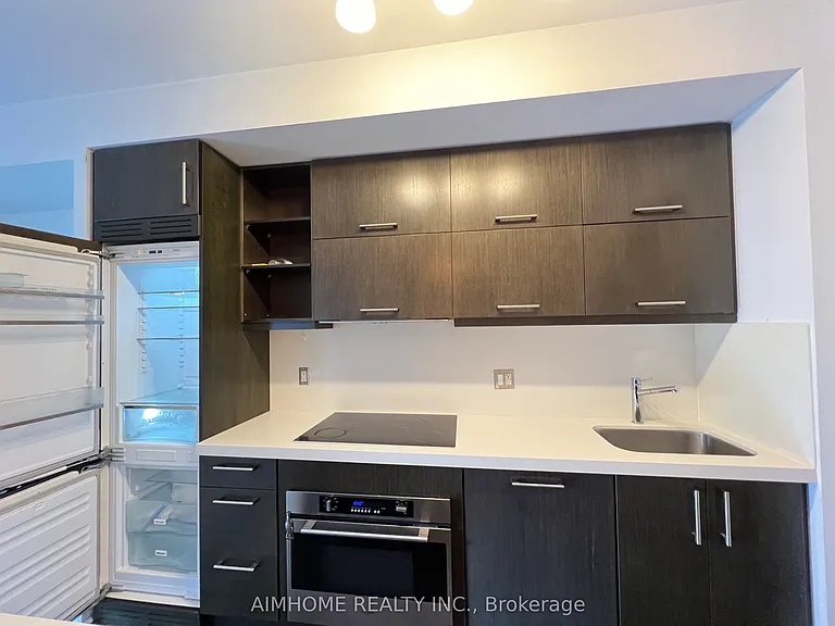 1080 Bay St #1403 — Photo 7