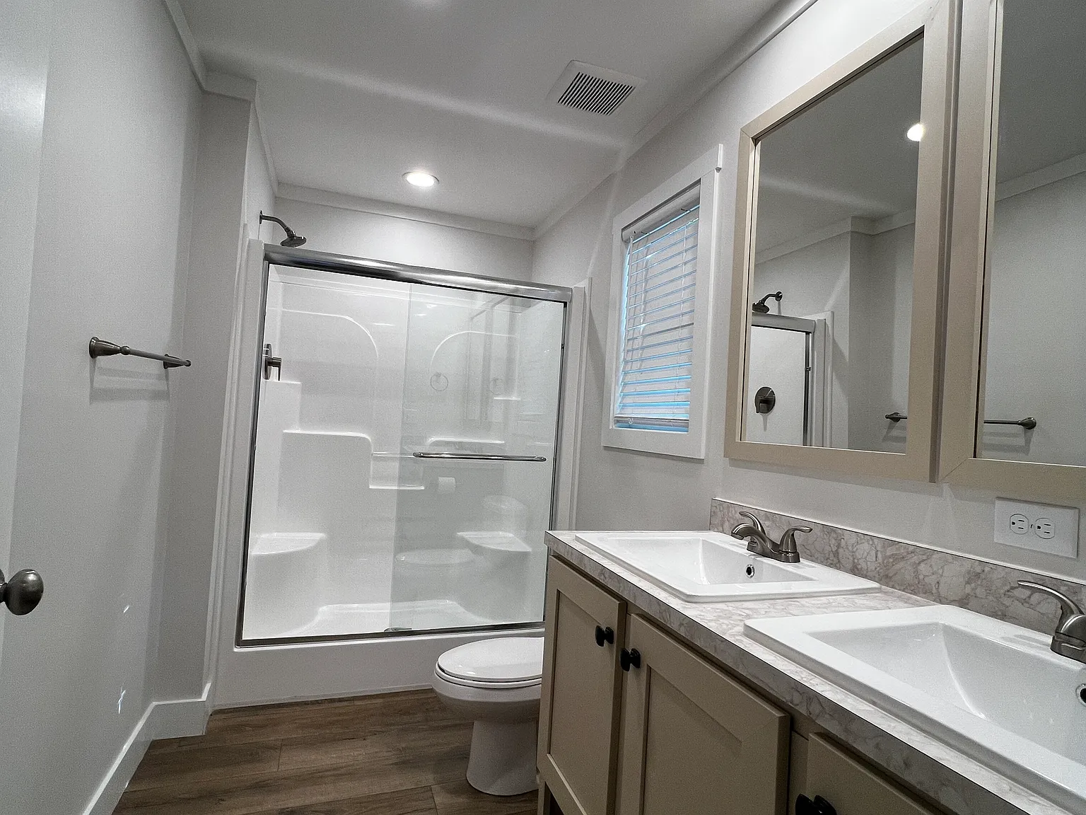 3 bed, 1155 sqft, $1,700 — Photo 4