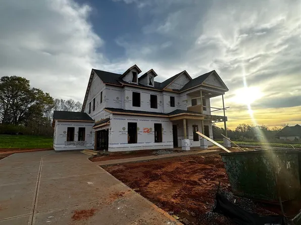 604 Timber Grove Dr, Simpsonville, SC 29681