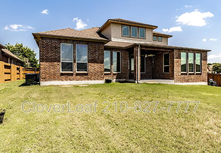 908 Sussex Cv — Photo 43