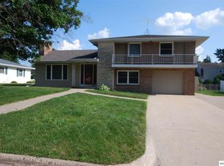417 11th Ave SE, Dyersville, IA 52040