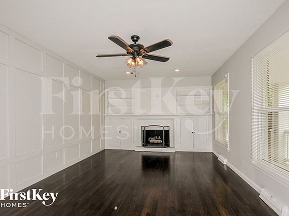 3rd image of 305 Elmhurst Dr