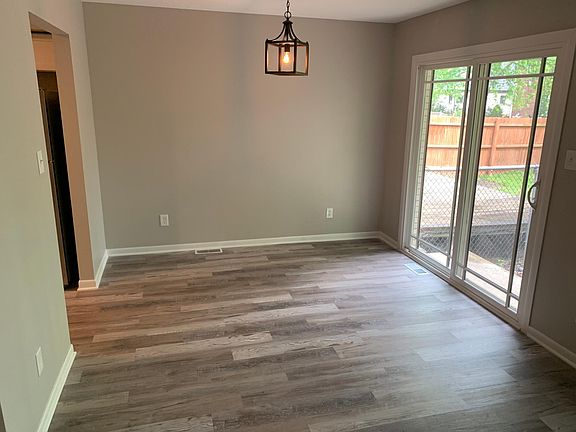 5th image of 547 Wellington Dr