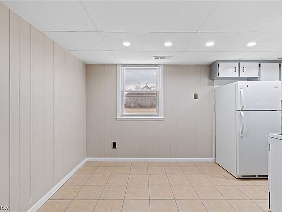 5th image of 31 Lindbergh Ave #33