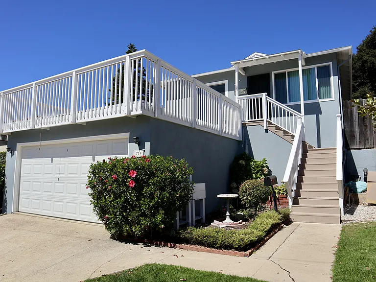719 S Juanita Ave — Photo 2