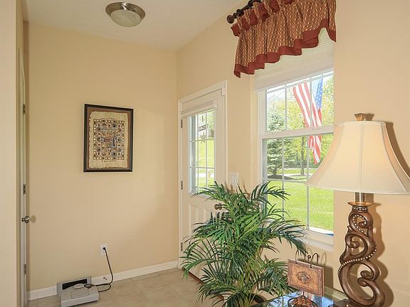 3rd image of 4001 Baywood Cir