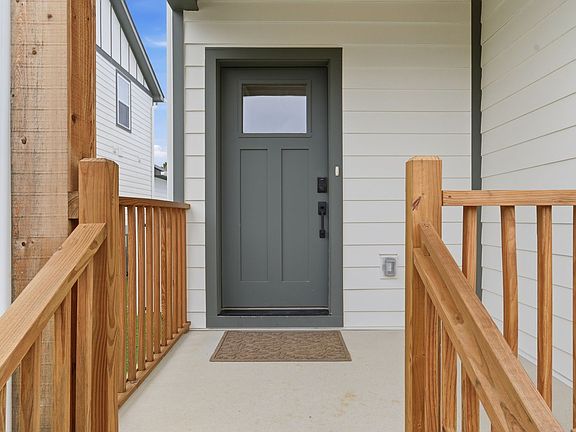 4th image of 744 Caraway Ln
