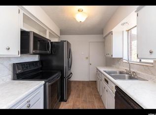 1808 N Matthew Dr, Layton, UT 84041