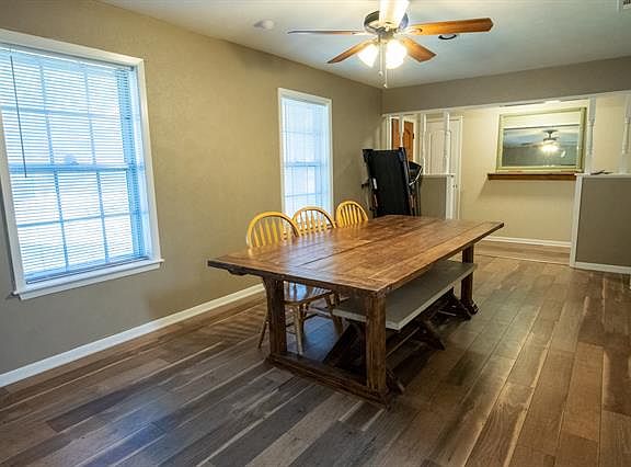 5th image of 2828 Hillcrest Dr