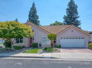 218 W Fallbrook Ave, Clovis, CA 93611