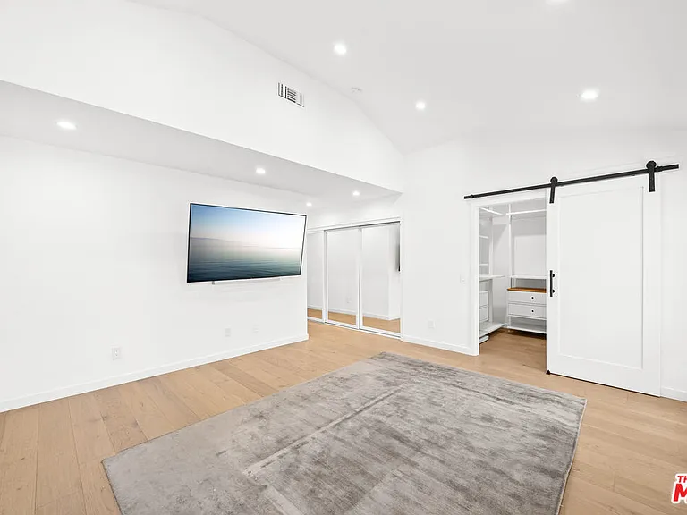 9007 David Ave — Photo 27