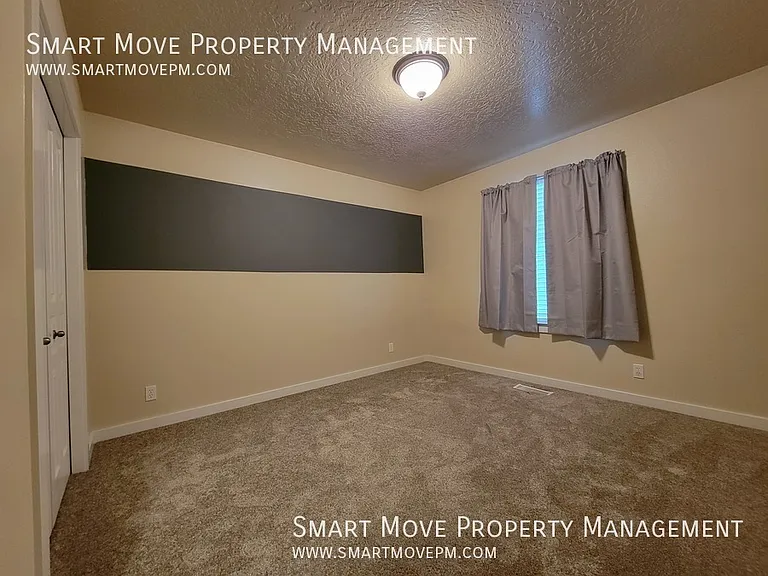 1236 E Pisa St — Photo 13