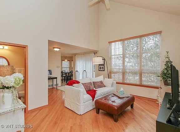 3rd image of 134 Parkview Dr