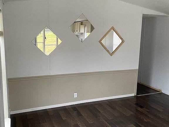 2nd image of 1495 Natural Bridge Way