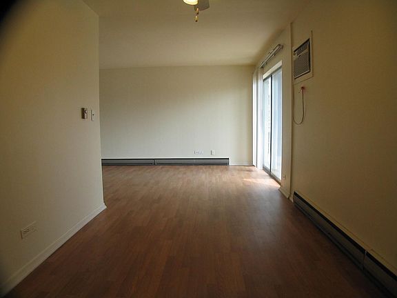 3rd image of 336 Lathrop Ave APT 204