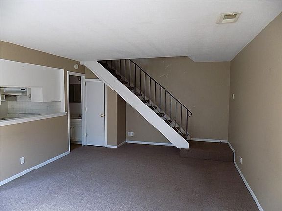 5th image of 3238 Lupine Dr