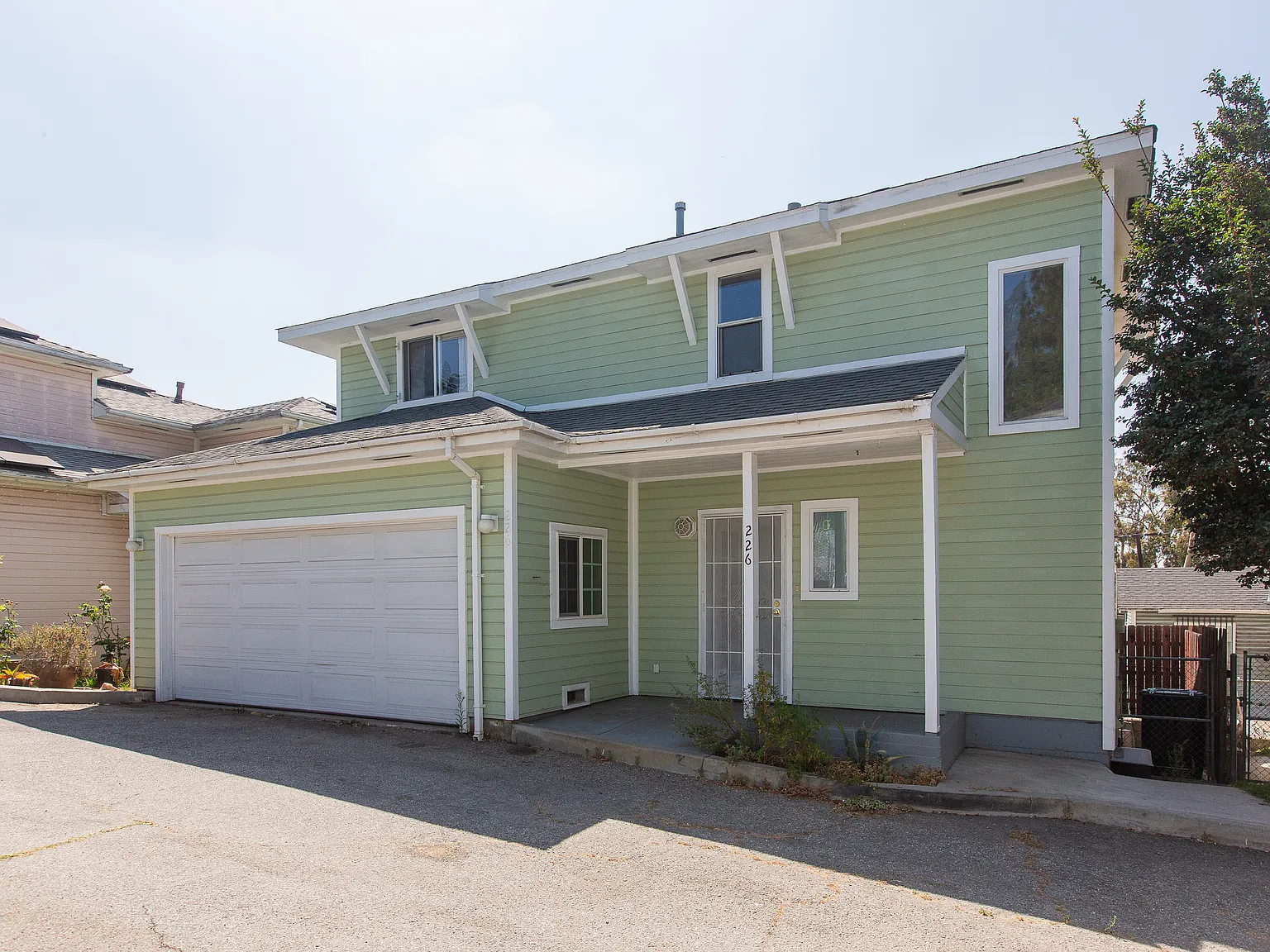 3 bed, 1.5 bath, 1241 sqft, $3,250 — Photo 1