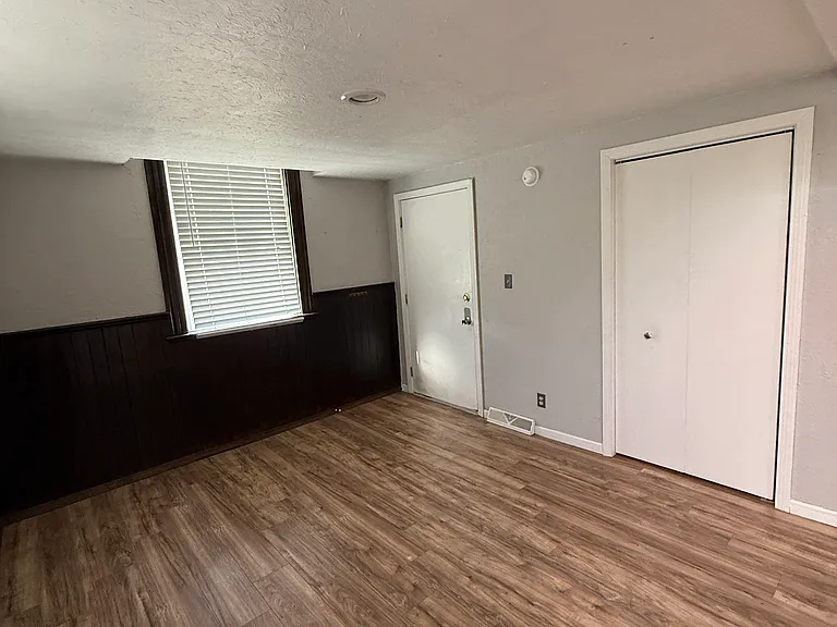 329 Reno St — Photo 2