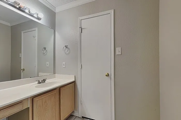 5612 Northfield Dr — Photo 12
