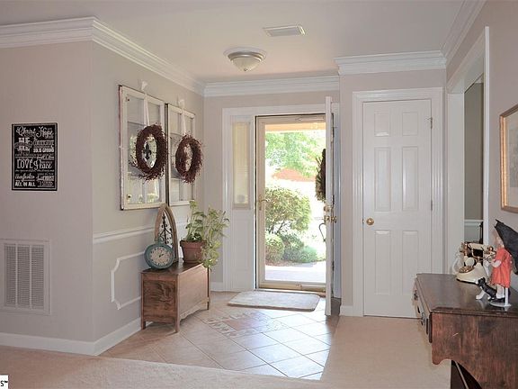 3rd image of 103 Fairoaks Dr