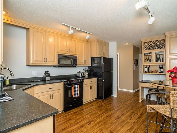 3rd image of 3335 Teak Cir