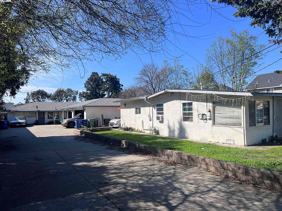 1st image of 25785 Franklin Ave