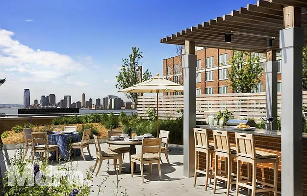 Rented by Mdrn Residential | media 43