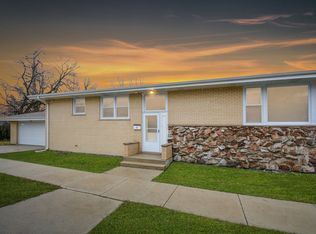 9101 S Trumbull Ave, Evergreen Park, IL 60805