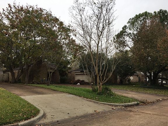 3rd image of 20315 Laurel Lock Dr