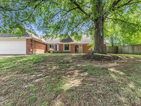 2nd image of 870 Cully Rd