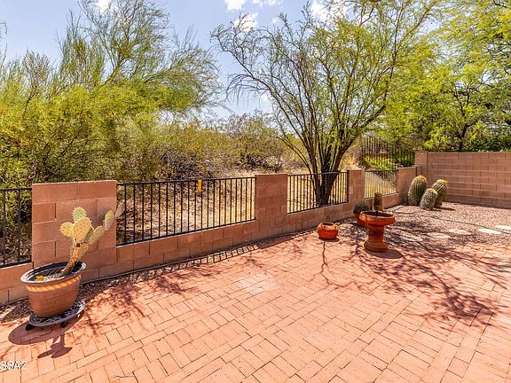 3rd image of 880 N Northern Vista Pl