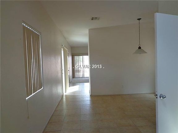 2nd image of 3508 Terraza Mar Ave