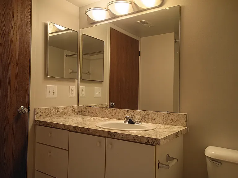 Prentiss Pointe Apartments — Photo 126