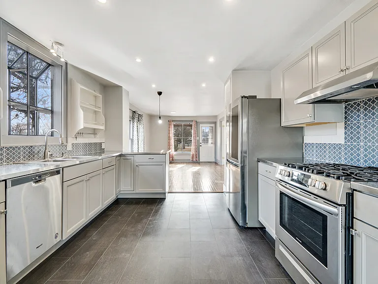 840 Hill Ave — Photo 10