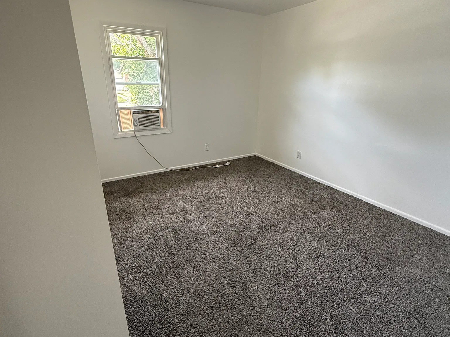 3 bed, 925 sqft, $1,250 — Photo 2