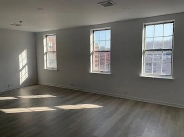 1024 Clinton Street image 1 of 16