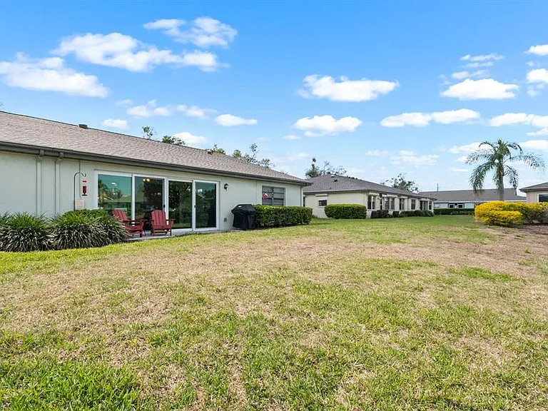 1415 Langley Dr — Photo 9