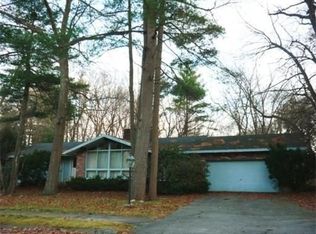 7 Timberhill Ln, Lynnfield, MA 01940