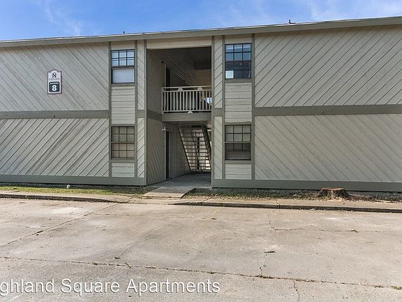 3rd image of 921 Vermillion Sq #406