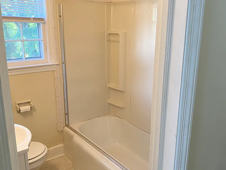 1611 Wright Ave — Photo 8