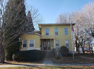 510 N 7th St APT 3, Rochelle, IL 61068