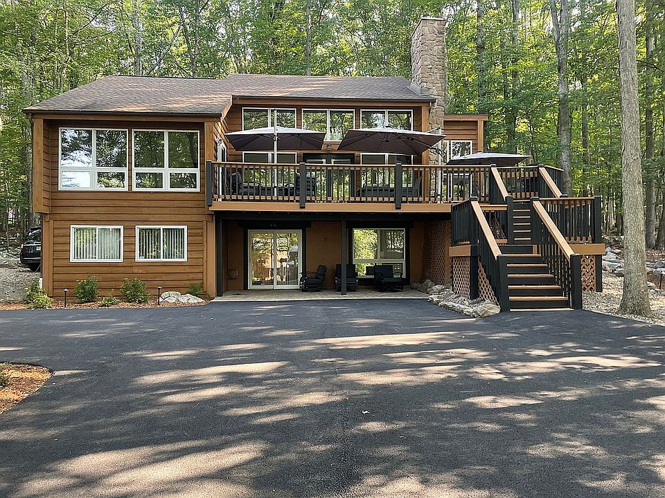 Main view from mid-driveway
