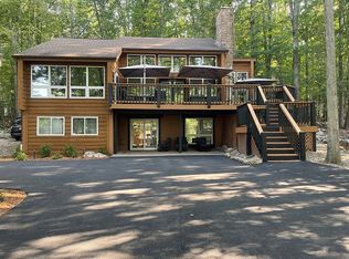 393 W Lake Valley Dr, Hazleton, PA 18202
