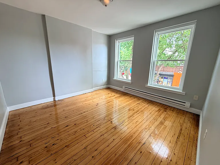 393-399 Main St #301 — Photo 2